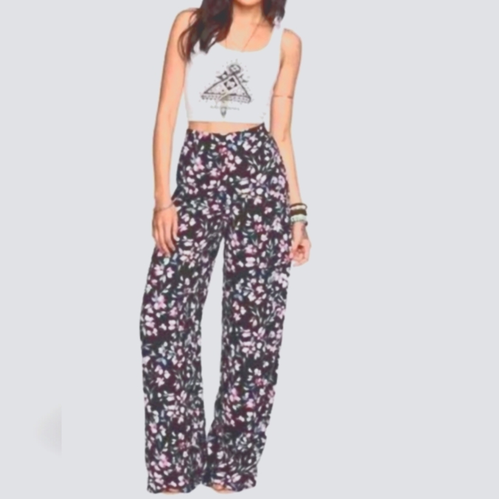 Kendall & Kylie pants..size small